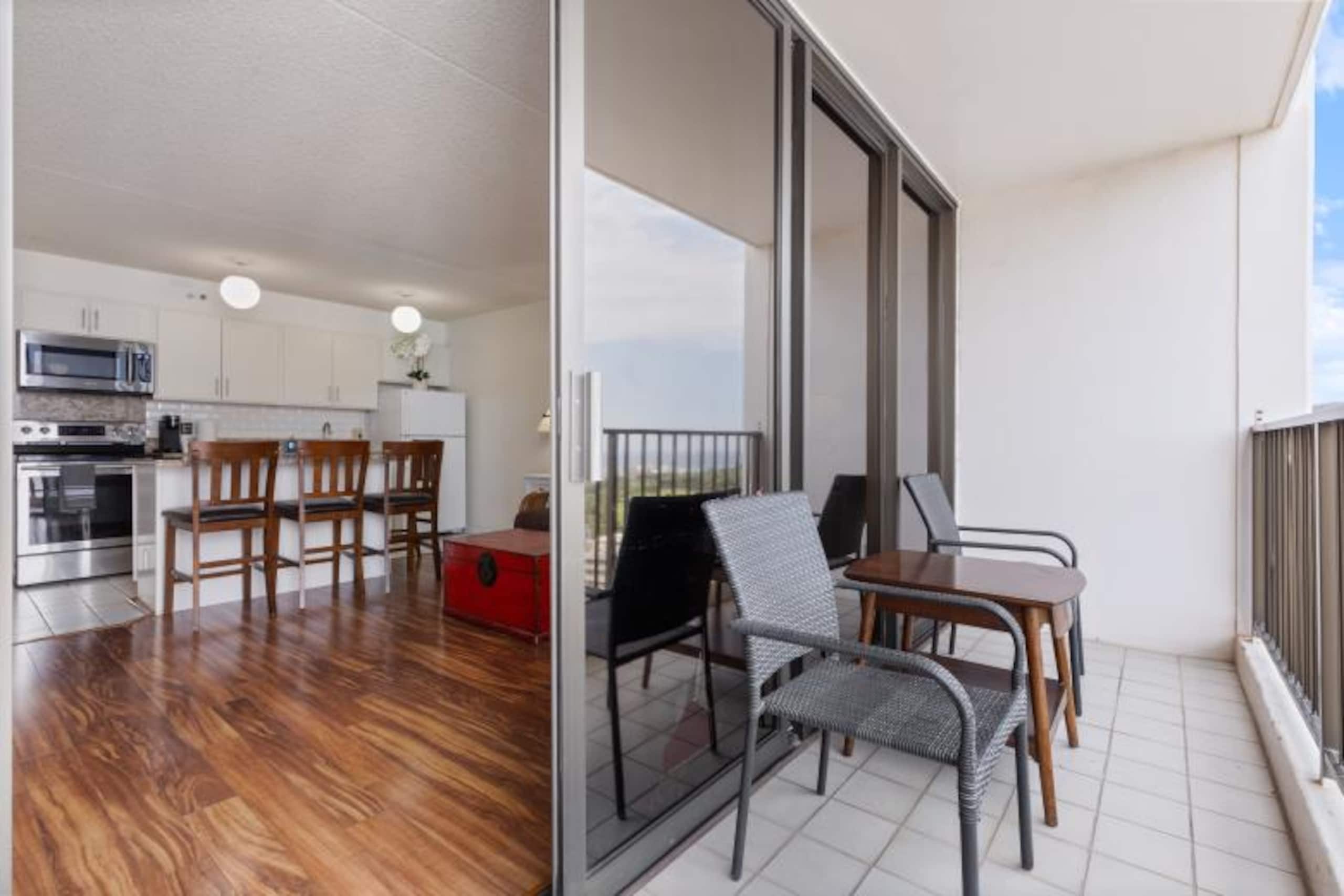 Condo in Honolulu · ★4.73 · 1 bedroom · 2 beds · 1 private bath - Image 16