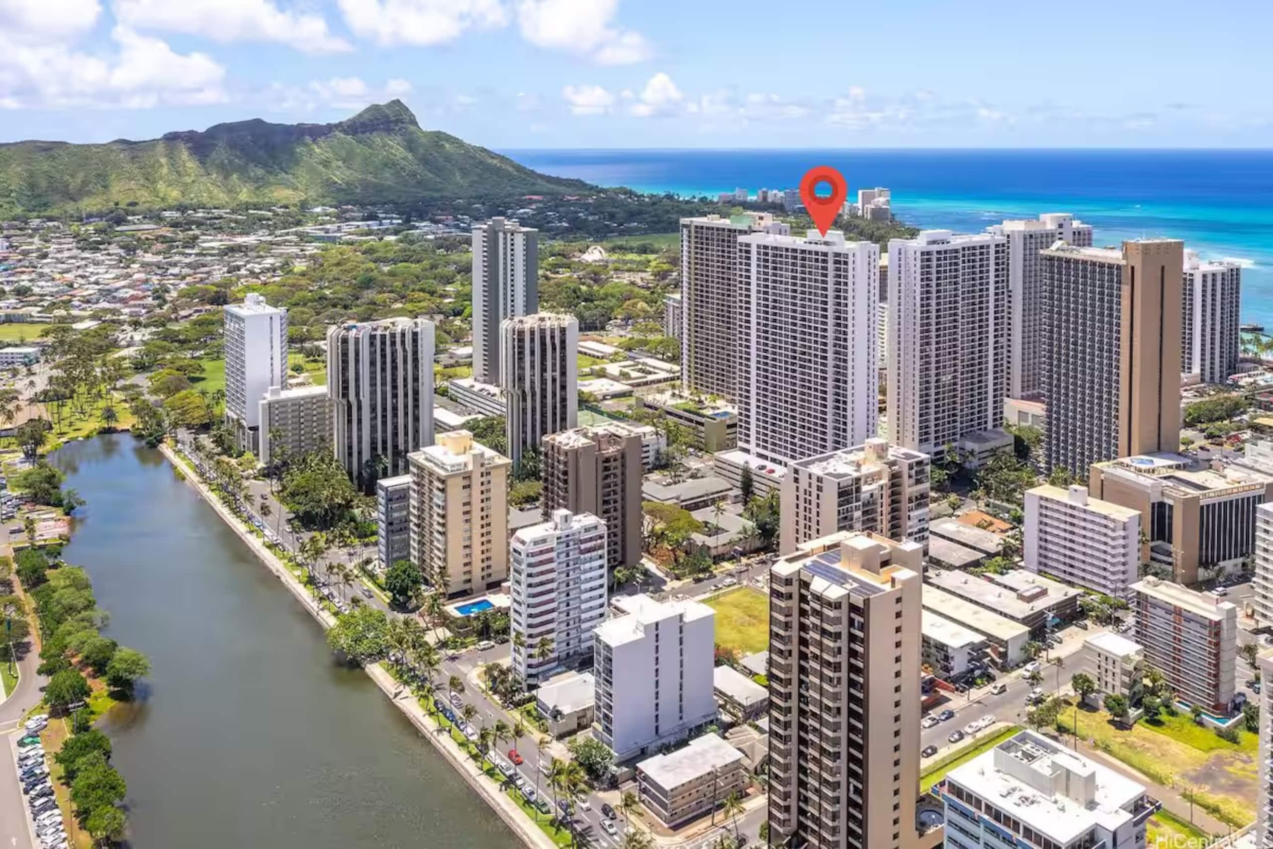 Condo in Honolulu · ★4.73 · 1 bedroom · 2 beds · 1 private bath - Image 22