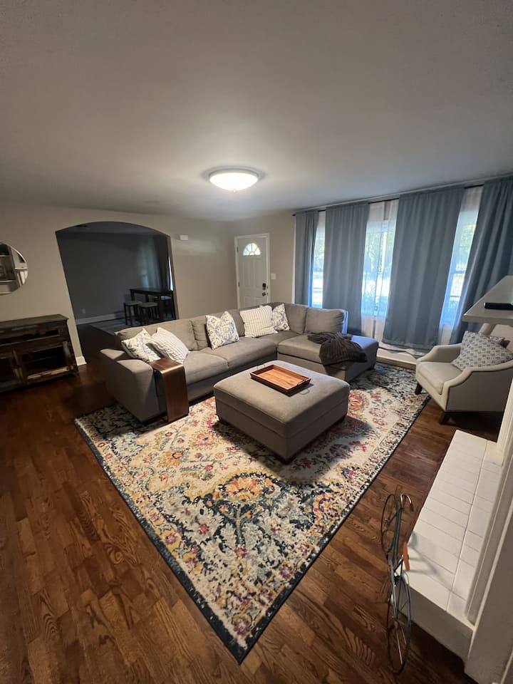 Charming Home: Beach + River! 5 Min From Downtown - Wilmington, NC