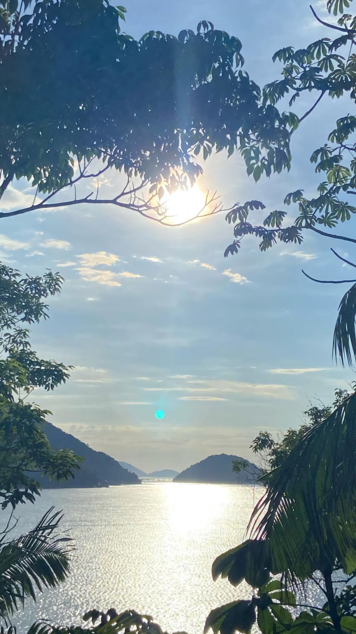 House with a stunning ocean view - Airbnb