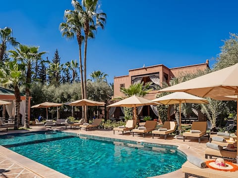 Villa Sophia – Exclusivity, pool, rooftop, staff