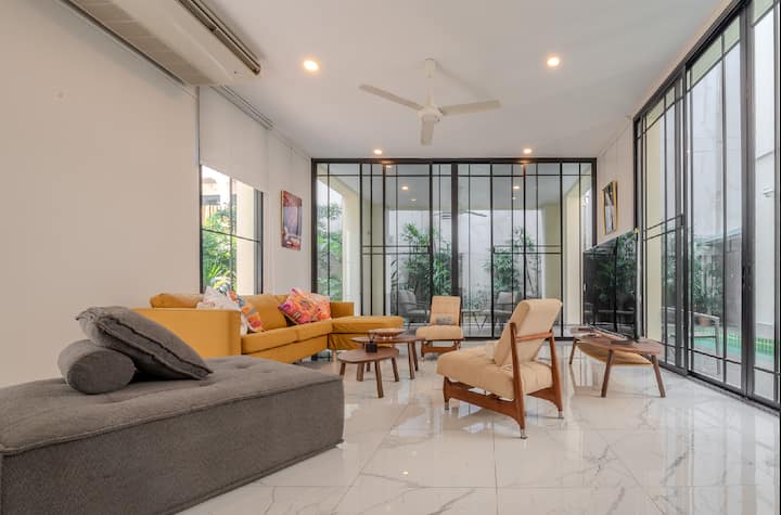 Sukumvit  Pool Villa 5br 5min-walk To Thonglor Bts - Bangkok