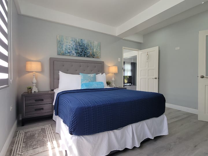 Downstairs Ensuite queen bedroom