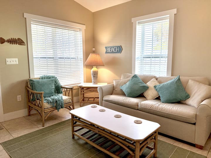 Sunrise Cottage In Charming Port St. Joe - Port St. Joe, FL