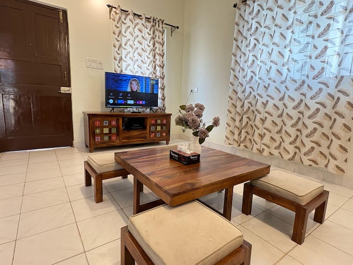 Living room image 2