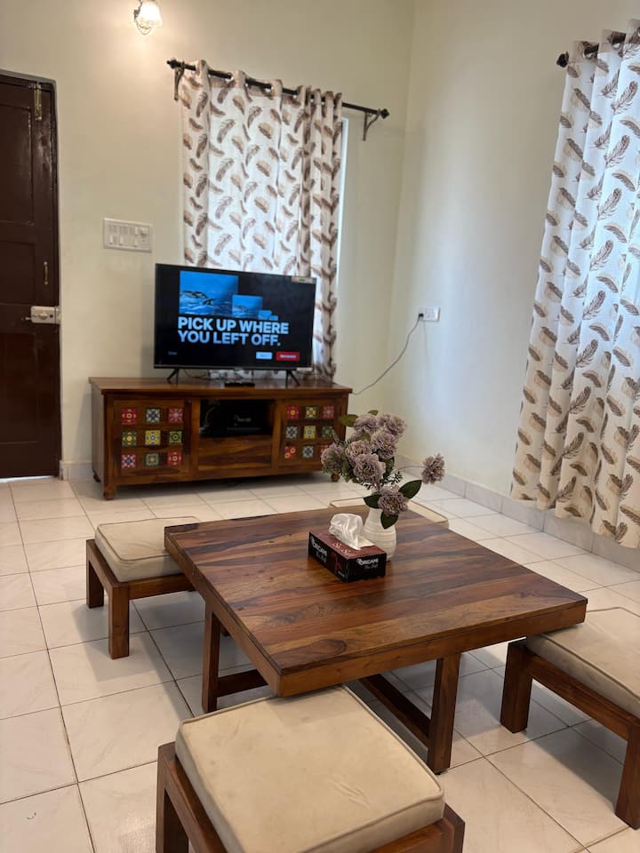 Living room image 4