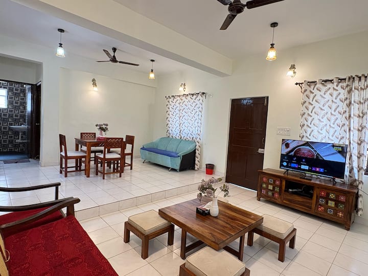Living room image 6