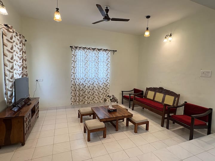 Living room image 3