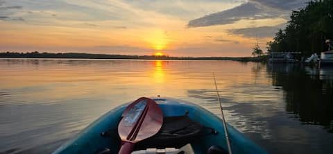 Lake|King|Kayaks|Game room|Firepit|AC|Dock