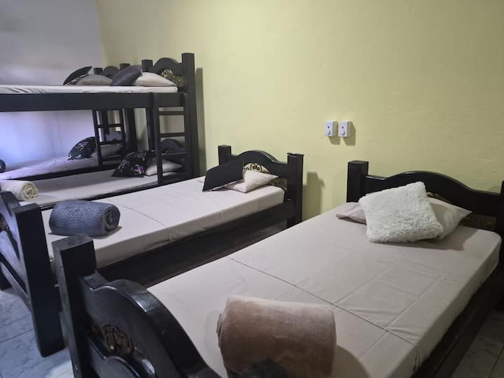 Schlafzimmer 2