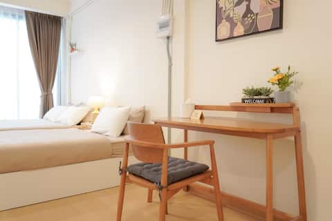 B4- Cozy 2 Level Room in Chinatown | 450m to MRT