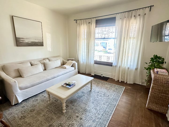 Spacious 2 Bedroom Apt - Perfect For Longer Stays - Buffalo, NY