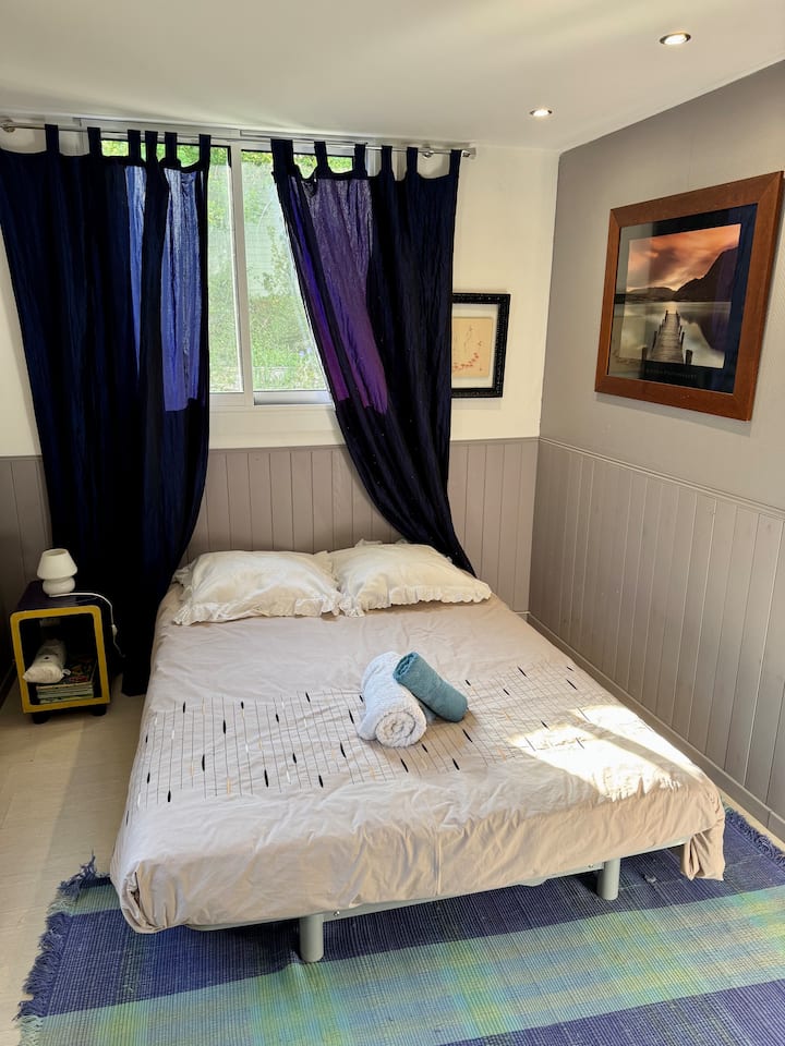 Le camere 3 e 4 fanno parte di un cottage adiacente alla casa aperto solo su richiesta o per prenotazioni superiori a 8 persone