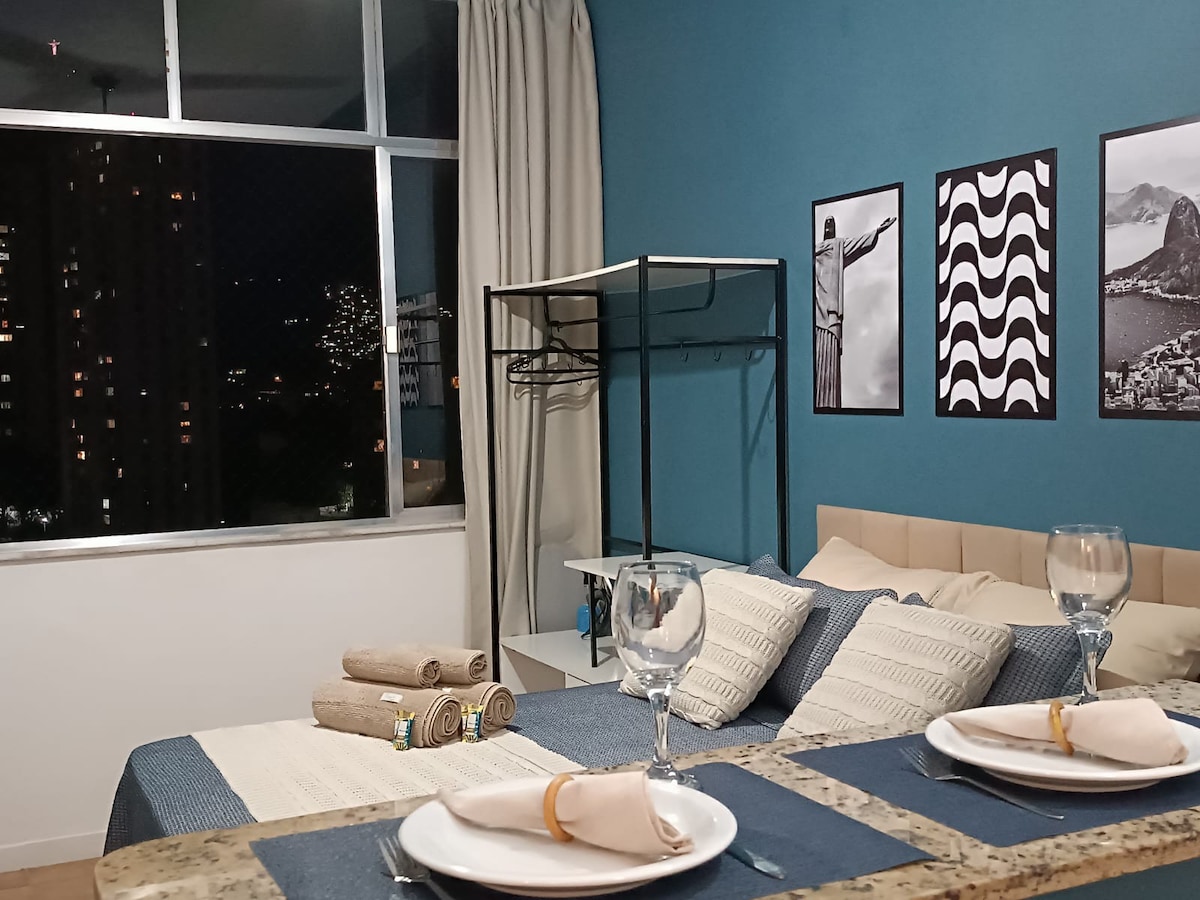 Top Airbnb: Beautiful view of Christ the Redeemer em Laranjeiras