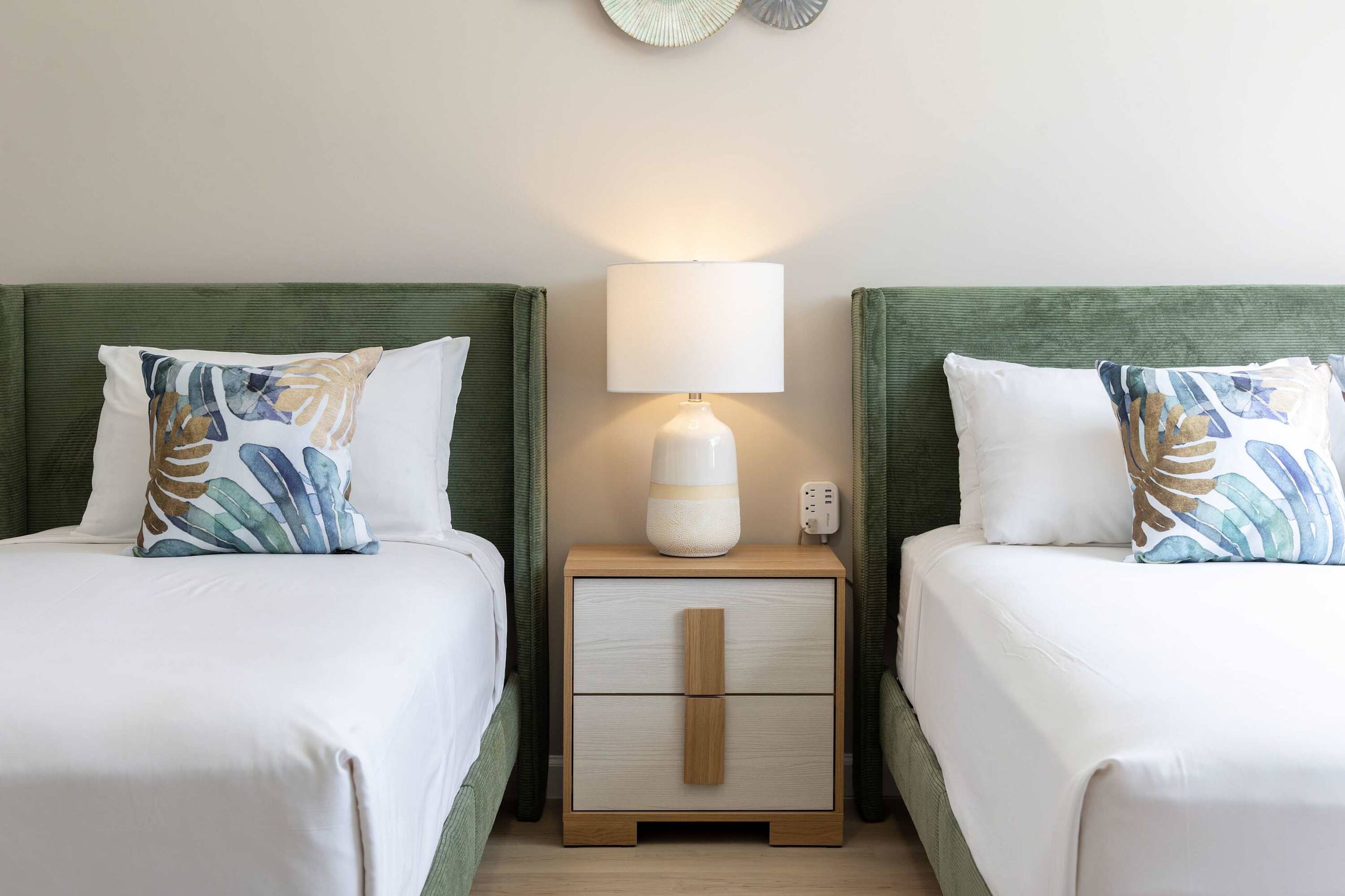 Condo in Honolulu · ★4.53 · 1 bedroom · 3 beds · 1 private bath - Image 23