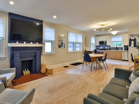 Top performing Airbnb: Queen City Blue- Historic Charmer Luxurious Living in Hyde Park