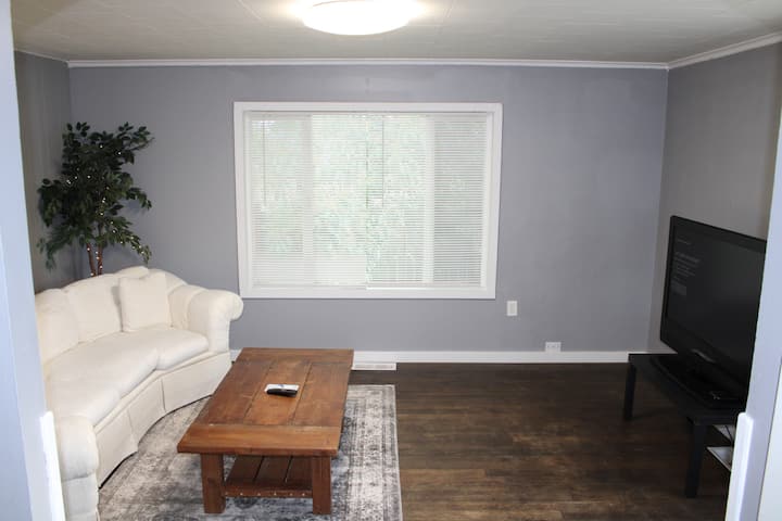 Charming Vintage Home With Views - Silverdale, WA