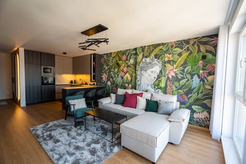 Bloom Apt | 70m² | TV | Air Con | City Center