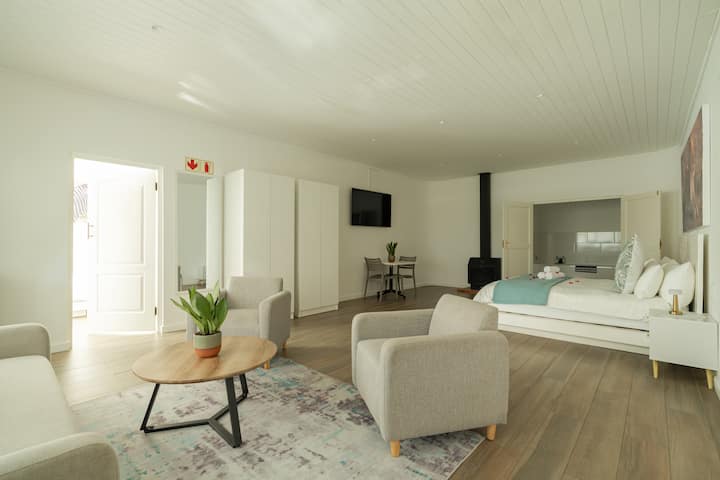 Thelab Blue-superior Family Room - Franschhoek