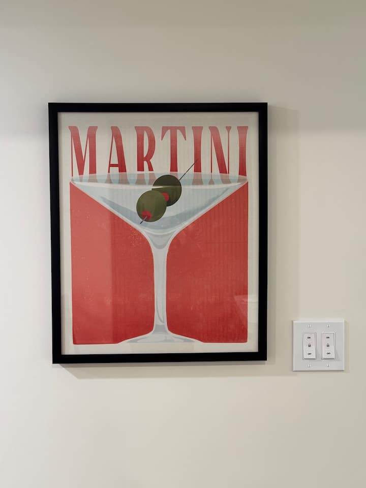 Modern & Stylish 2-bedroom Basement Suite - Calgary