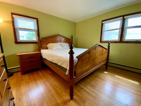 Full Kitchen & Laundry | 2BR Home near Metro North