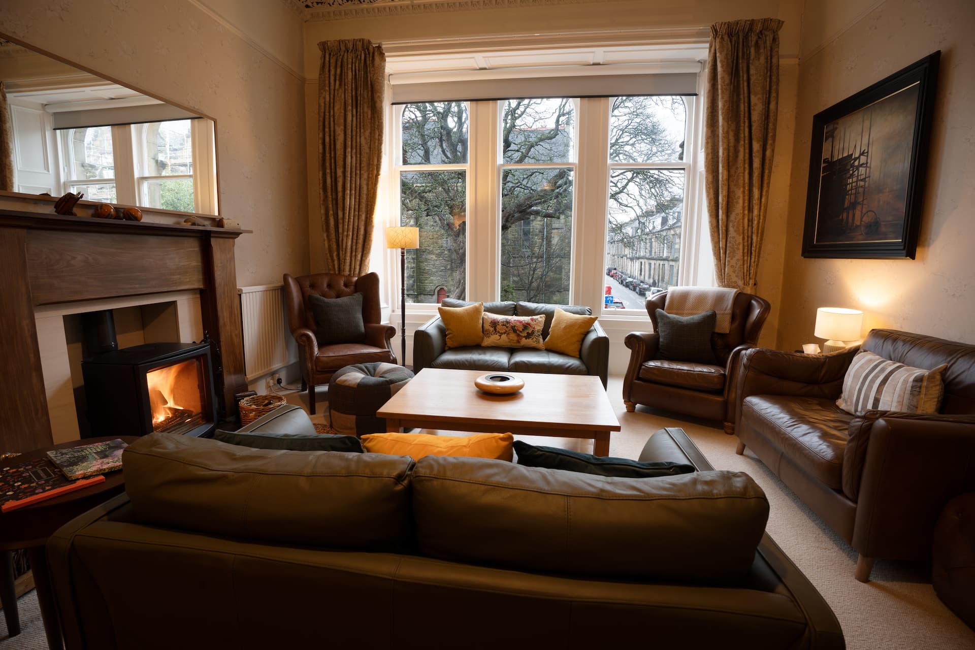 Large Victorian apartment: central, quiet