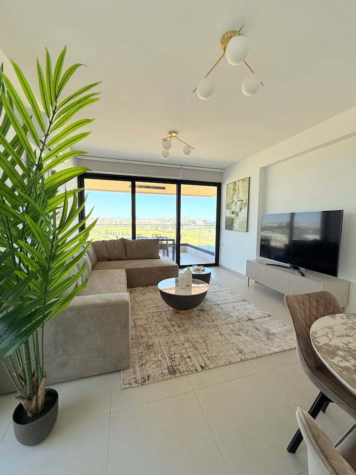 Sea Sky Mackenzie View - Luxury 2br Apartment - Cyprus