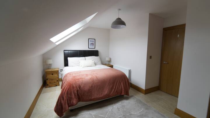 Спалня на 3-ия етаж с голям гардероб