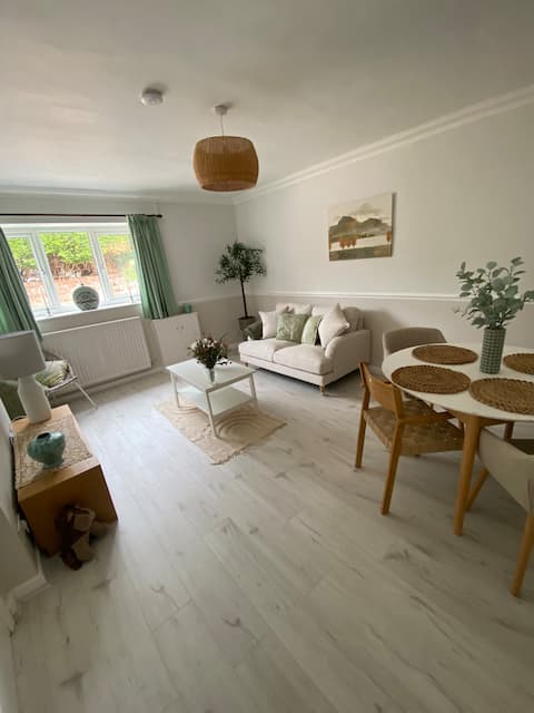Successful Airbnb property: Cosy Escape full of character. in Warrington