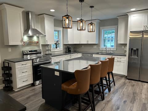 Luxury Downtown Cedar Falls Retreat | Sleeps 12