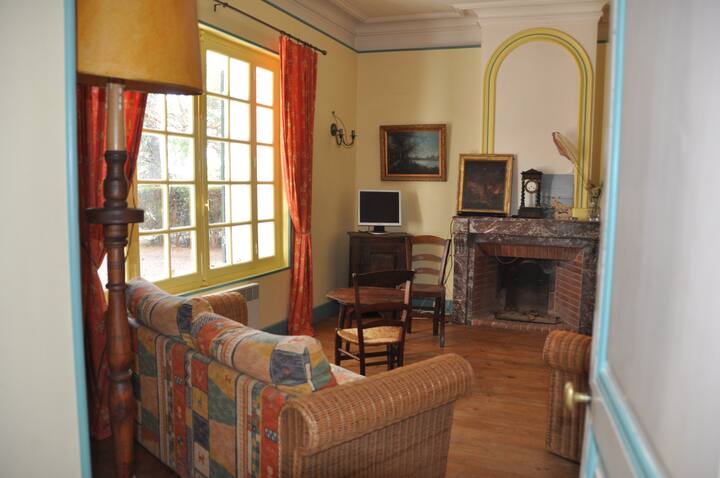 Maison Provençale Avec Piscine Et Tennis Privés - Vauvert