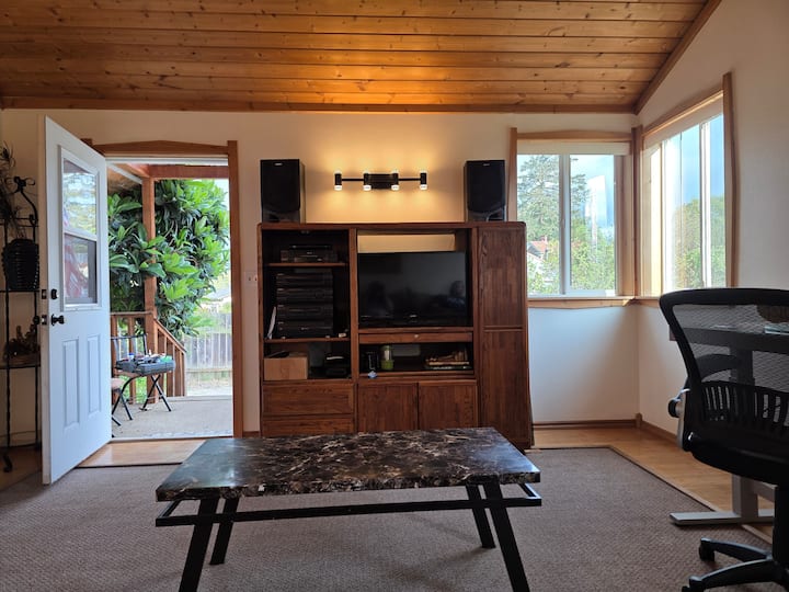 Spacious Home With Room To Roam! - Roseburg, OR