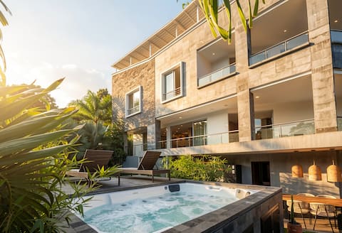 Luxury Home Near Medellin with Jacuzzi