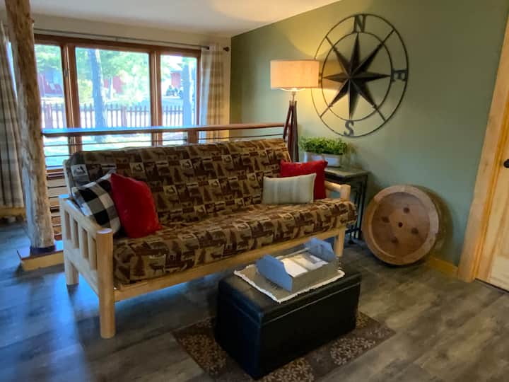 ฟูกนอนควีนไซส์ใช้สำหรับเตียงควีนไซส์หรือพื้นที่นั่งเล่นได้ นอนสบายมาก