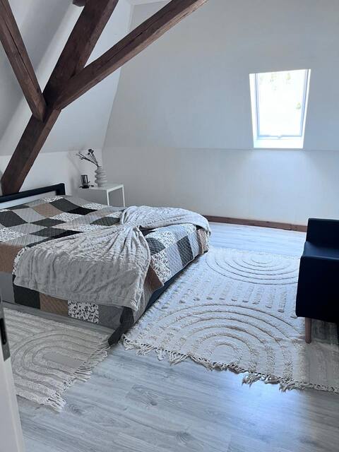 GreenHaus-Spacious and comfy loft