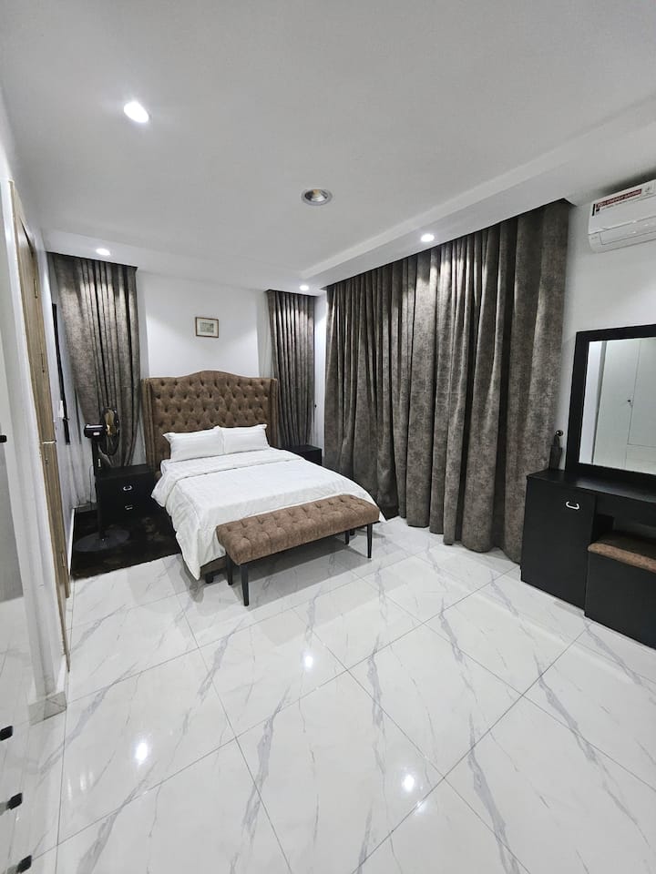 غرفة النوم 2