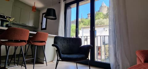 Top performing Airbnb: Enter the race - Facing the City, sublime view in Carcassonne