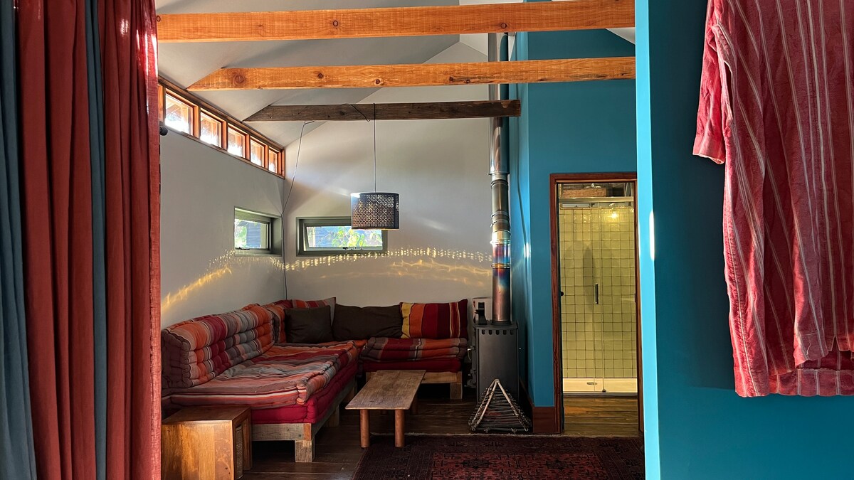 Top performing Airbnb: Rustic Cabin Stay with Large Deck, Norfolk in Broadland