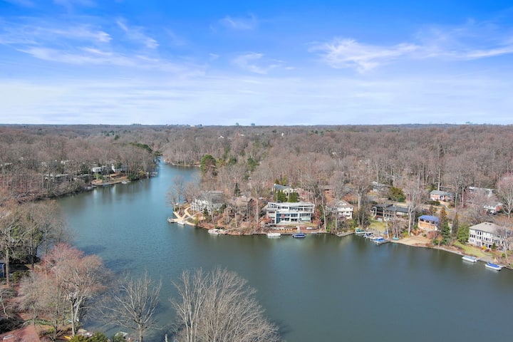 Home With A Swimming Lake, 20 Min To Washington Dc - Alexandria, VA