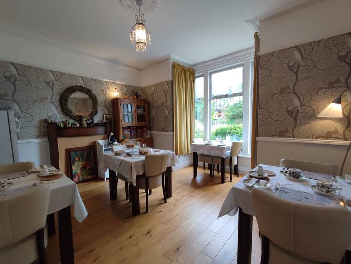 Two Single Beds With Shower Ensuite And Breakfast - Shrewsbury