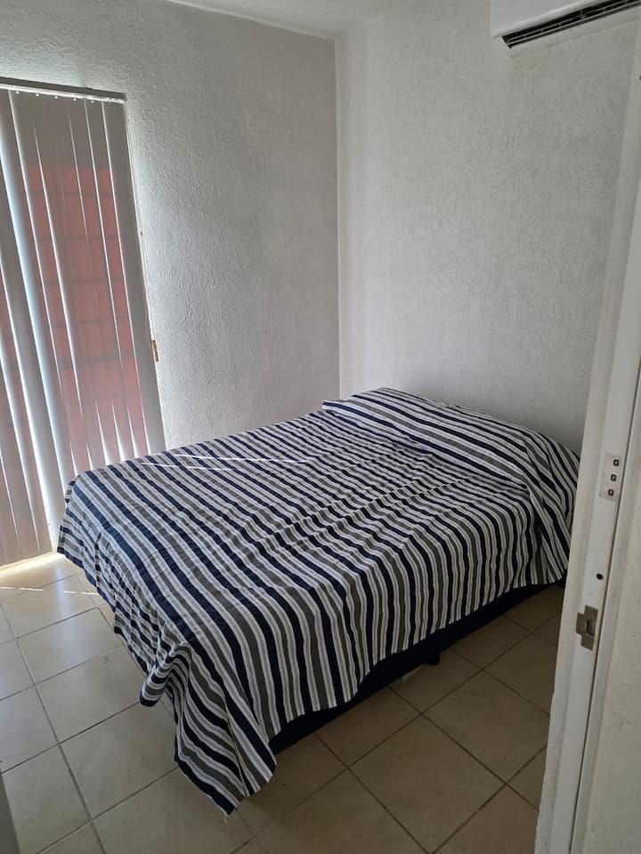 Ukubwa wa Malkia wa cama 1