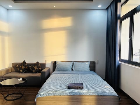 OceanSight 85-4F-Natural light Balcony - Top floor