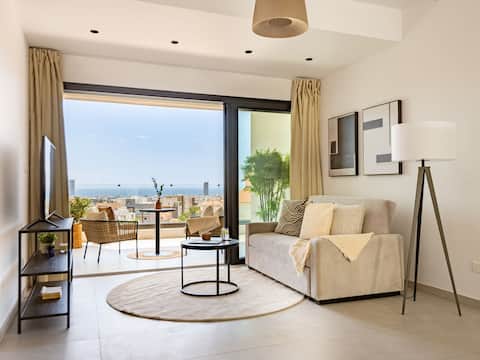 Sanders Eduardovich - Lovely 2-Bdr with Balcony