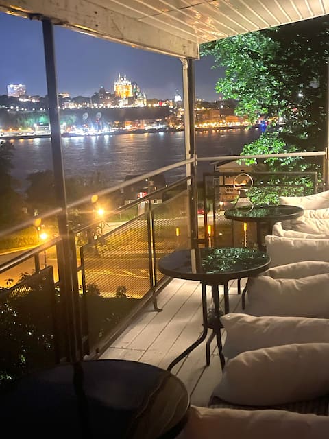 Royal View Frontenac Balconies 6 bedrooms/15 guests
