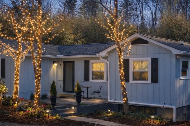 Vintage 1940s Home At Creekside Historic Old Mill - Weaverville, NC