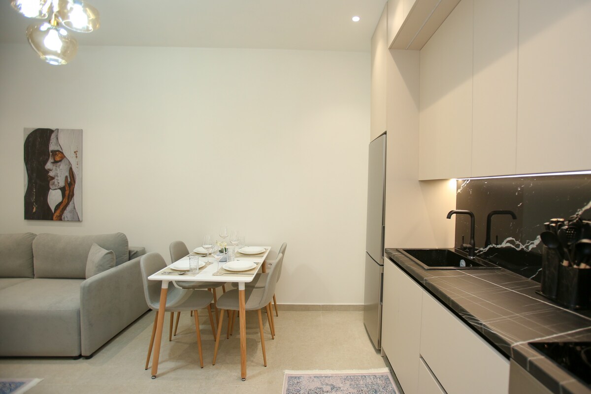 Listing 1404337833280448000