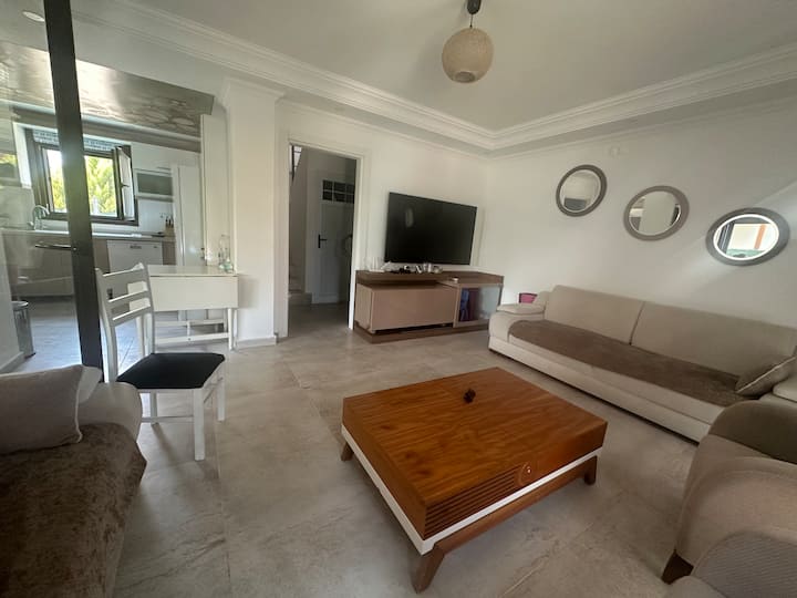 Villa Mit Pool Am Meer - Dikili