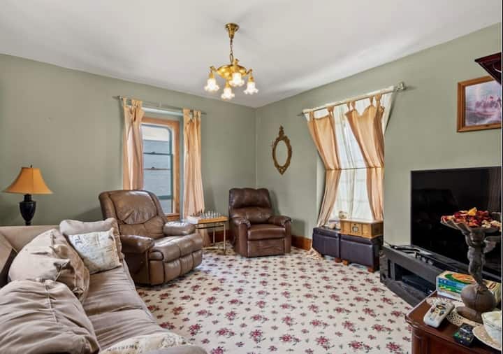 Utdragbar soffa, storbilds-TV - översta våningen 