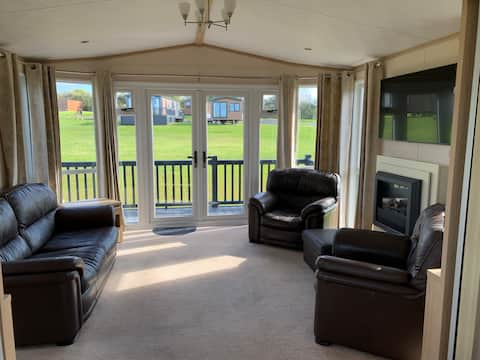 Top Airbnb: 37 Atlantic Way in Ilfracombe