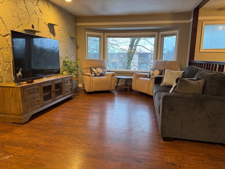Full Duplex In The Valley - Juneau, AK